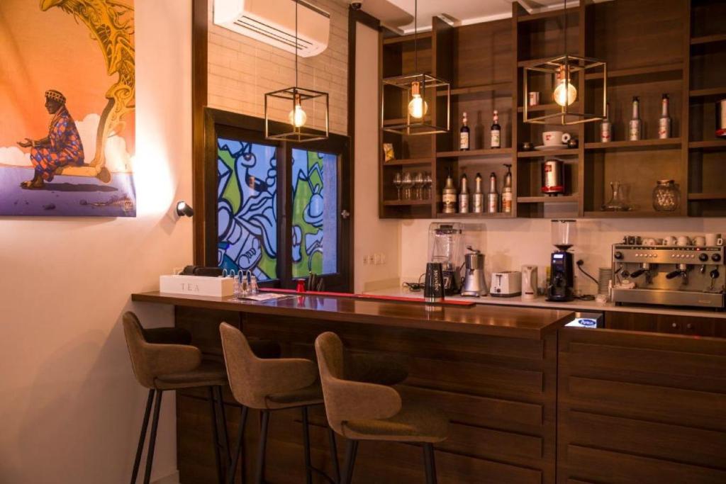 bar